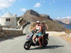 Am Herumfahren auf den Hügeln in Leros