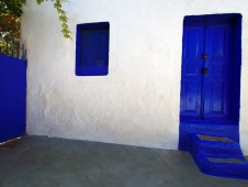 Blaue Türen von Pserimos