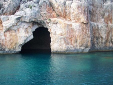 Blaue Höhle, auch bekannt als Piratenhöhle